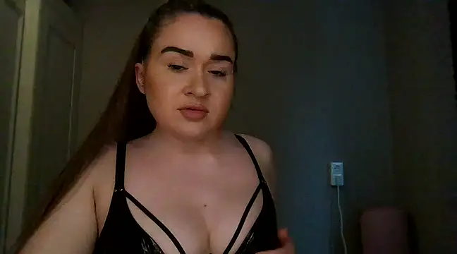 Snapshot of avajade chatting on February 10, 2025, 2:26 pm avajade online show from February 10, 2025, 2:26 pm