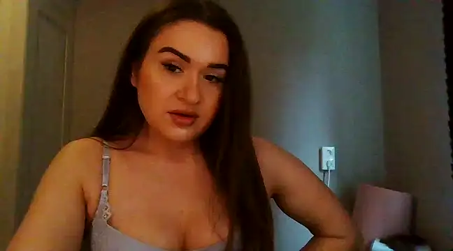 Snapshot of avajade chatting on February 12, 2025, 12:55 pm avajade online show from February 12, 2025, 12:55 pm