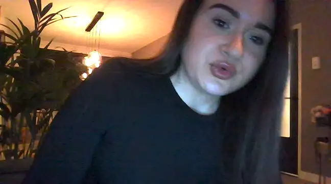 Snapshot of avajade chatting on February 19, 2025, 7:05 pm avajade online show from February 19, 2025, 7:05 pm