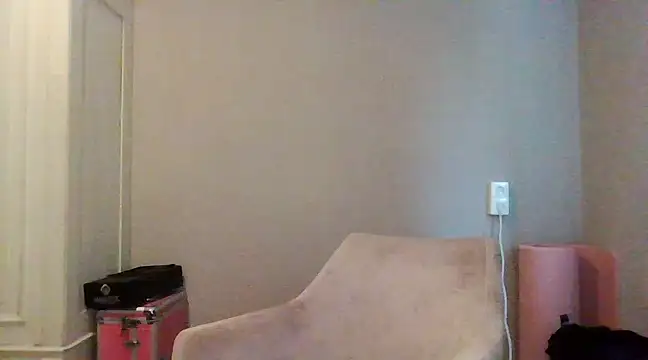 Snapshot of avajade chatting on March 11, 2025, 2:29 pm avajade online show from March 11, 2025, 2:29 pm