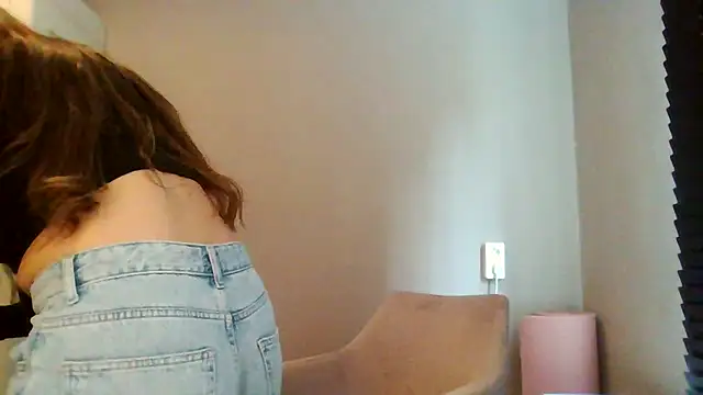 Snapshot of avajade chatting on September 24, 2025, 10:07 am avajade online show from September 24, 2025, 10:07 am