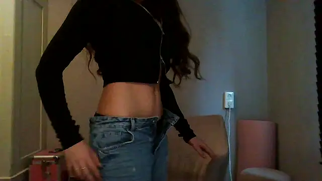 Snapshot of avajade chatting on October 14, 2025, 9:32 am avajade online show from October 14, 2025, 9:32 am