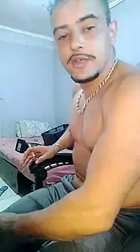 Snapshot of Fadinha-e-Raro chatting on February 17, 2025, 6:37 pm Fadinha-e-Raro online show from February 17, 2025, 6:37 pm