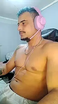 Snapshot of Fadinha-e-Raro chatting on February 18, 2025, 12:04 am Fadinha-e-Raro online show from February 18, 2025, 12:04 am