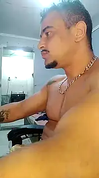 Snapshot of Fadinha-e-Raro chatting on February 19, 2025, 2:12 am Fadinha-e-Raro online show from February 19, 2025, 2:12 am