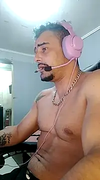 Snapshot of Fadinha-e-Raro chatting on February 21, 2025, 2:38 pm Fadinha-e-Raro online show from February 21, 2025, 2:38 pm