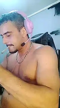 Snapshot of Fadinha-e-Raro chatting on February 25, 2025, 8:41 pm Fadinha-e-Raro online show from February 25, 2025, 8:41 pm