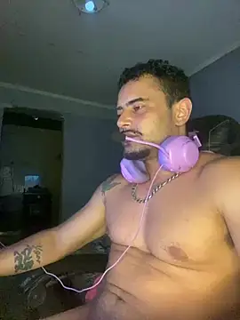 Snapshot of Fadinha-e-Raro chatting on February 28, 2025, 3:37 am Fadinha-e-Raro online show from February 28, 2025, 3:37 am