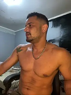 Snapshot of Fadinha-e-Raro chatting on March 12, 2025, 4:35 pm Fadinha-e-Raro online show from March 12, 2025, 4:35 pm