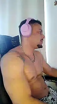 Snapshot of Fadinha-e-Raro chatting on March 21, 2025, 4:40 pm Fadinha-e-Raro online show from March 21, 2025, 4:40 pm