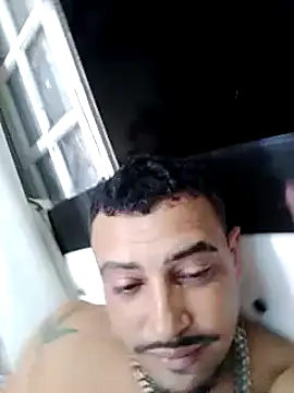 Snapshot of Fadinha-e-Raro chatting on March 22, 2025, 2:59 am Fadinha-e-Raro online show from March 22, 2025, 2:59 am