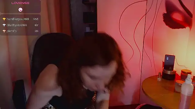 JohansonKatie online show from February 10, 2025, 1:22 pm