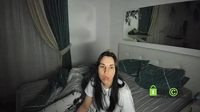 Snapshot of SonyaParadise chatting on February 5, 2025, 11:17 pm SonyaParadise online show from February 5, 2025, 11:17 pm