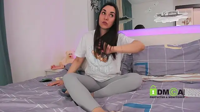 Snapshot of SonyaParadise chatting on March 5, 2025, 11:38 pm SonyaParadise online show from March 5, 2025, 11:38 pm