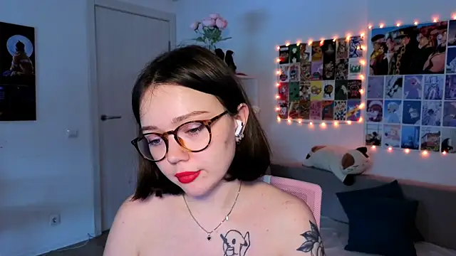 MilenaSaint online show from February 19, 2025, 2:55 am