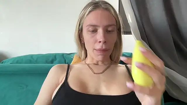 Iris cherry online show from April 17, 2026, 7:00 am