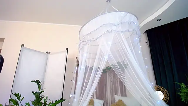 NicoleFoxery online show from January 24, 2025, 6:24 am