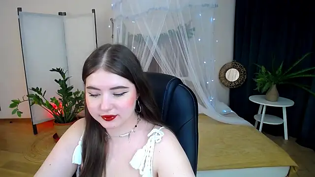 NicoleFoxery online show from February 4, 2025, 6:25 am