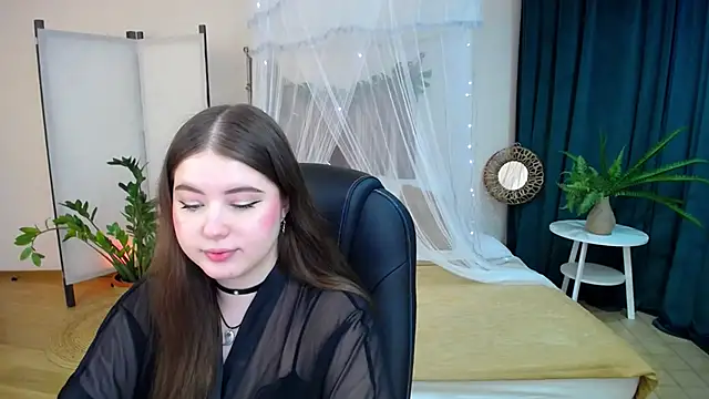 NicoleFoxery online show from February 7, 2025, 6:13 pm