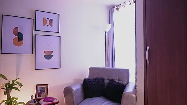 Isabella dior online show from March 13, 2025, 5:50 pm