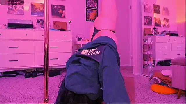 Snapshot of Evie-Luna chatting on February 10, 2025, 5:25 am Evie-Luna online show from February 10, 2025, 5:25 am