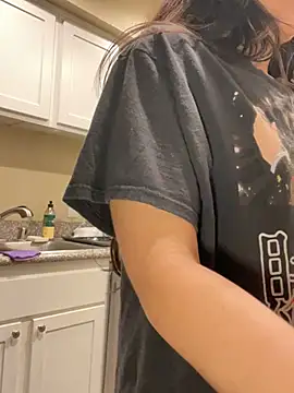 Snapshot of Evie-Luna chatting on February 14, 2025, 3:43 am Evie-Luna online show from February 14, 2025, 3:43 am