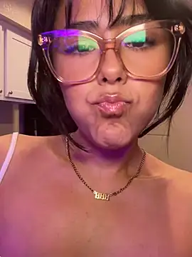 Snapshot of Evie-Luna chatting on February 25, 2025, 5:30 am Evie-Luna online show from February 25, 2025, 5:30 am