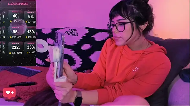 Snapshot of Evie-Luna chatting on March 8, 2025, 1:50 am Evie-Luna online show from March 8, 2025, 1:50 am