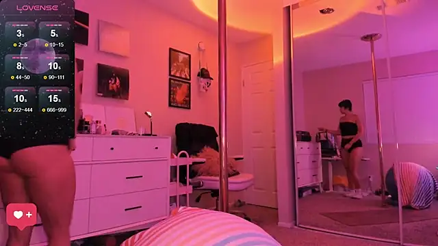 Snapshot of Evie-Luna chatting on September 12, 2025, 2:44 am Evie-Luna online show from September 12, 2025, 2:44 am