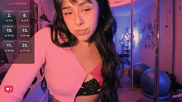 Snapshot of Evie-Luna chatting on October 16, 2025, 1:28 am Evie-Luna online show from October 16, 2025, 1:28 am