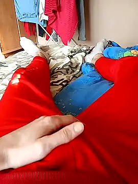 Snapshot of MlodyDres chatting on February 5, 2025, 11:34 am MlodyDres online show from February 5, 2025, 11:34 am