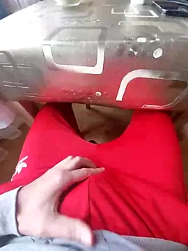 Snapshot of MlodyDres chatting on October 15, 2025, 6:46 am MlodyDres online show from October 15, 2025, 6:46 am