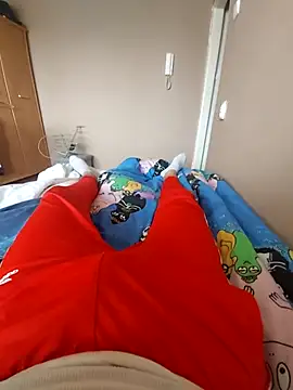 Snapshot of MlodyDres chatting on November 1, 2025, 8:05 am MlodyDres online show from November 1, 2025, 8:05 am