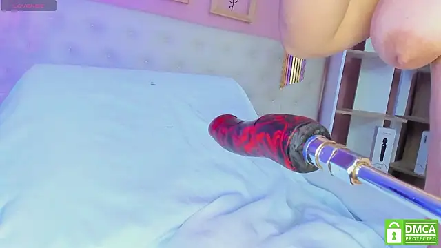 leylla  online show from March 19, 2026, 7:29 pm