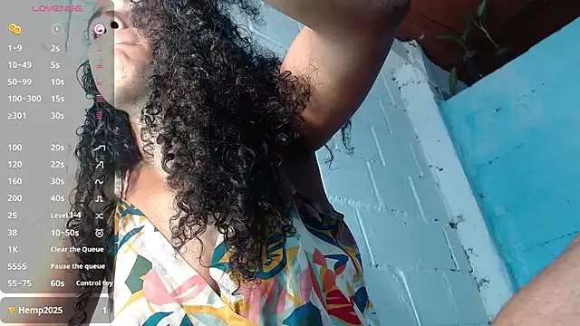 jasminne  online show from October 15, 2025, 3:23 pm