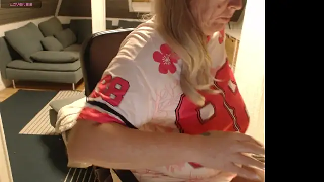 KimMitchelli online show from January 6, 2026, 10:01 pm