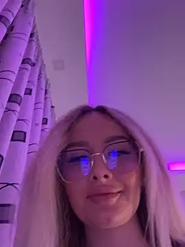 mollyxxx online show from February 1, 2025, 10:55 pm