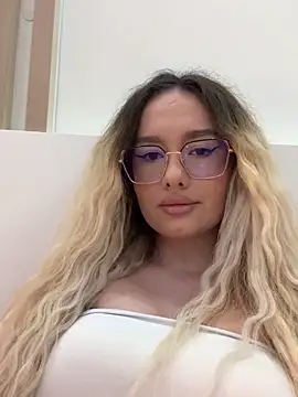 mollyxxx online show from March 29, 2026, 12:54 am