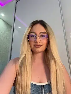 mollyxxx online show from May 22, 2026, 2:40 am