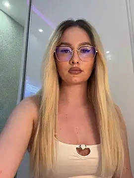 mollyxxx online show from June 2, 2026, 2:13 am