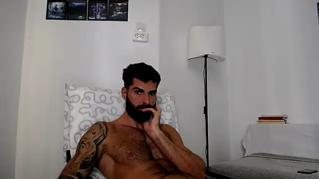 Verycutex online show from October 31, 2025, 8:48 am