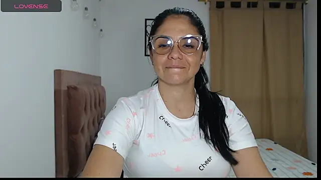 selena ferri online show from November 7, 2025, 2:44 am