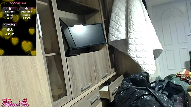 Snapshot of Titanilla39 chatting on December 15, 2024, 5:10 pm Titanilla39 online show from December 15, 2024, 5:10 pm