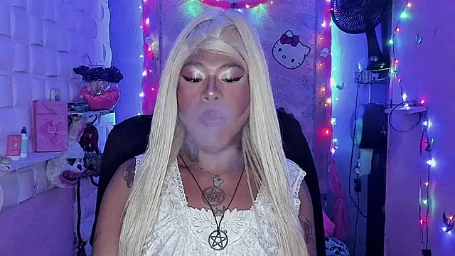 tsviolett online show from December 3, 2024, 6:38 pm