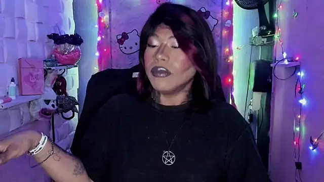 tsviolett online show from December 3, 2024, 9:45 pm