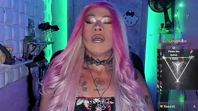 tsviolett online show from February 24, 2025, 8:58 pm