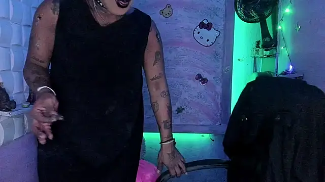 tsviolett online show from February 25, 2025, 8:41 pm