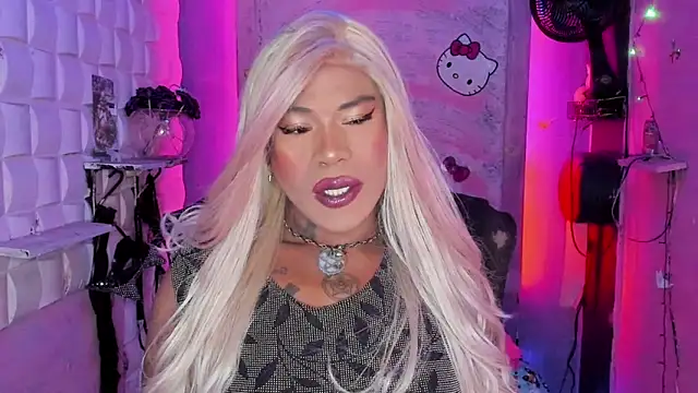 tsviolett online show from March 21, 2025, 6:18 pm