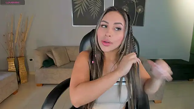 MiaRoberts1 online show from January 10, 2025, 7:21 pm