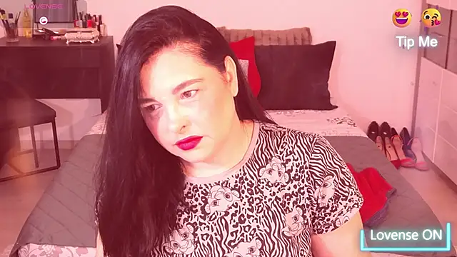 Alenny11 online show from May 11, 2026, 3:12 am